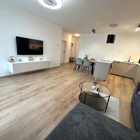 2 Room Apartment, New Building, Balcony, 208 Rovinka Exteriér fotografie