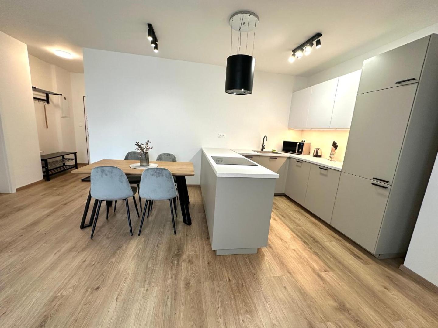 2 Room Apartment, New Building, Balcony, 208 Rovinka Exteriér fotografie