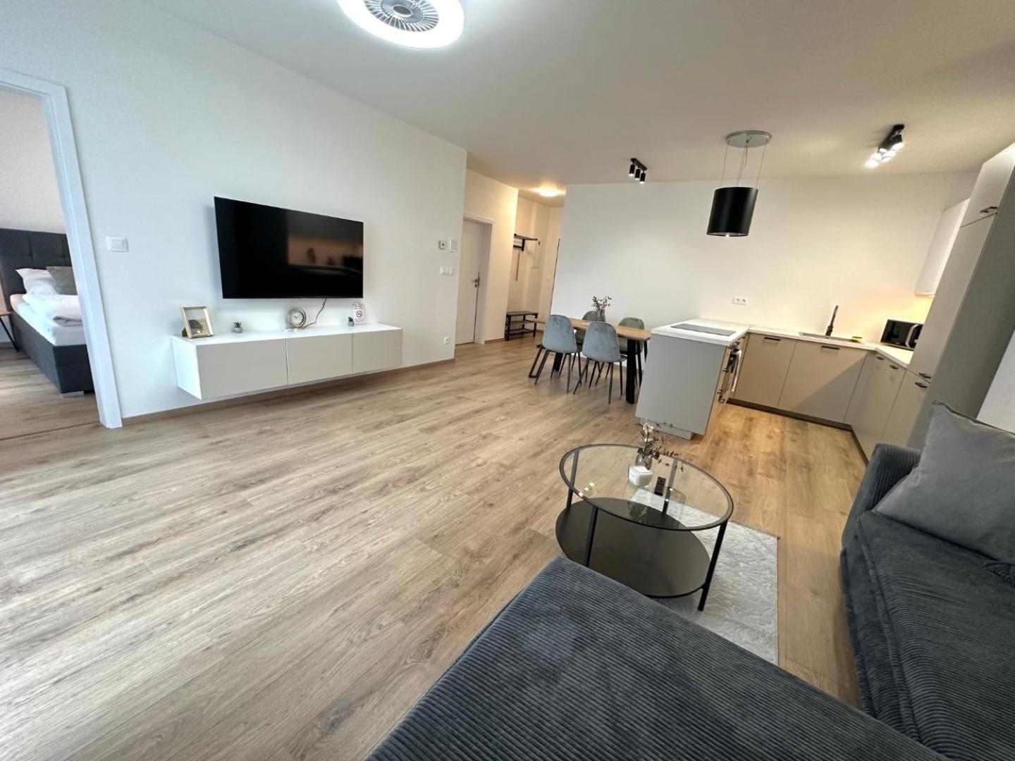 2 Room Apartment, New Building, Balcony, 208 Rovinka Exteriér fotografie
